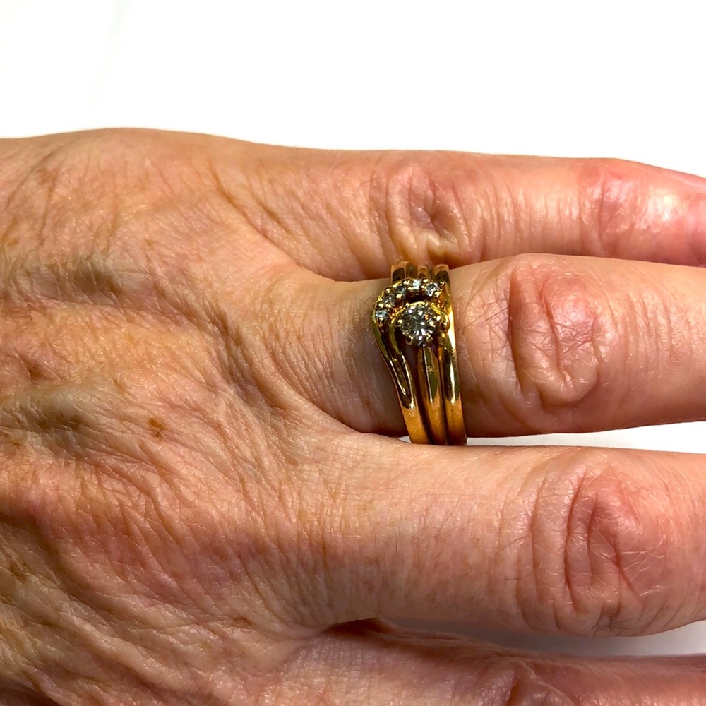 Diamond and gold ring. Size 8